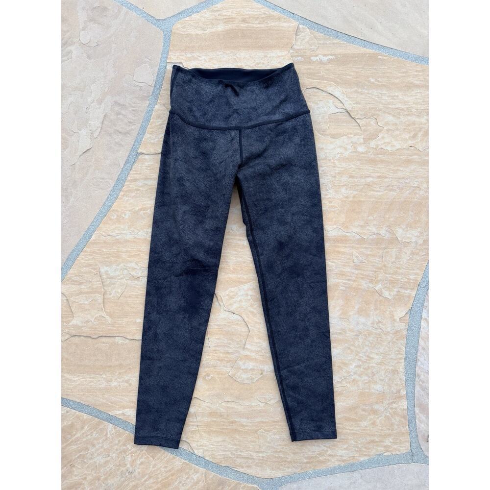 Beyond Yoga High Waisted Capri Legging Size Medium Grey Black EUC